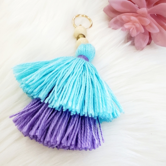 Keychain handmade with Wool and natural beads - Picture 5 of 7